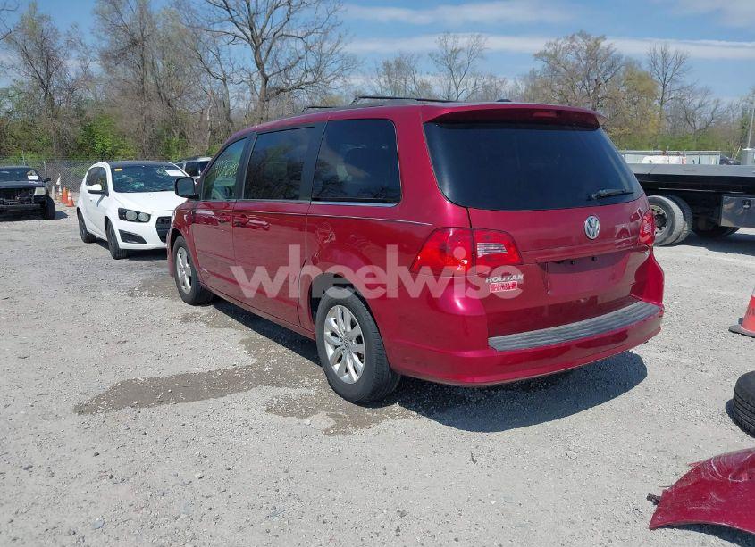 Photo 3 of 2012 Volkswagen Routan SE (VIN 2C4RVABGXCR391886)