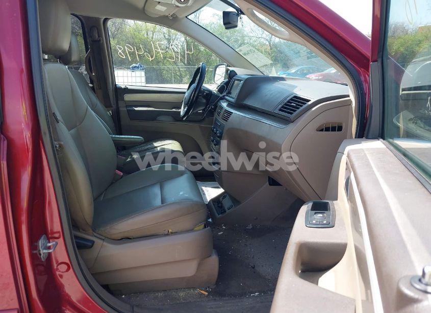 Photo 5 of 2012 Volkswagen Routan SE (VIN 2C4RVABGXCR391886)