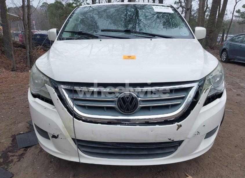 Photo 6 of 2012 Volkswagen Routan SEL (VIN 2C4RVACG0CR294372)