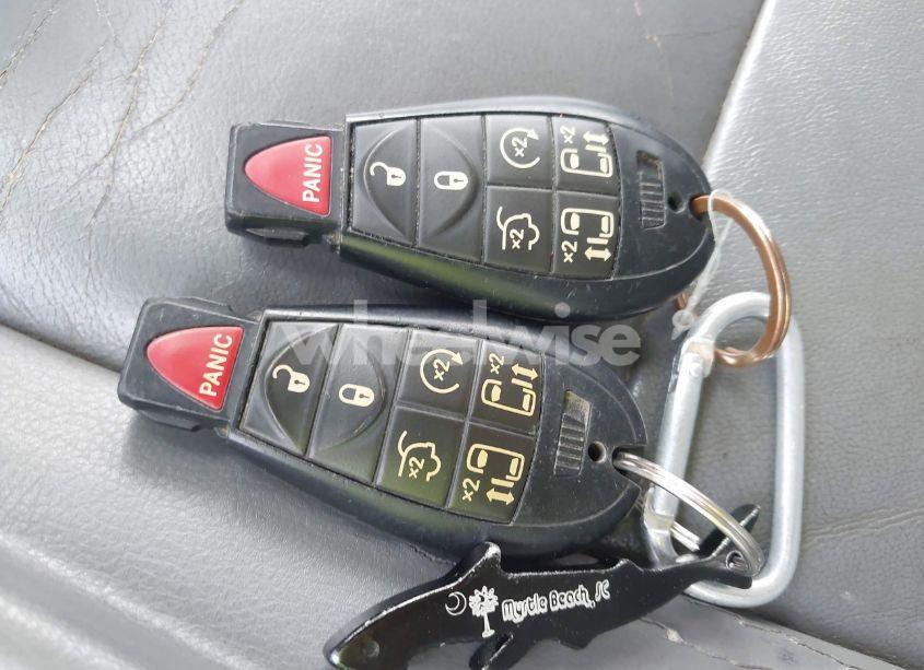 Photo 11 of 2012 Volkswagen Routan SEL (VIN 2C4RVACG1CR354367)