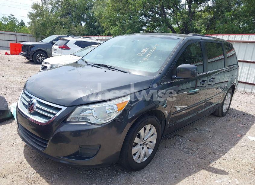Photo 2 of 2012 Volkswagen Routan SEL (VIN 2C4RVACG1CR354367)