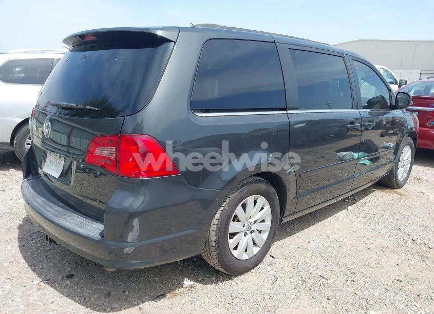 Photo 4 of 2012 Volkswagen Routan SEL (VIN 2C4RVACG1CR354367)