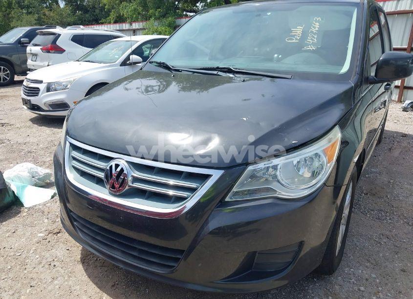 Photo 6 of 2012 Volkswagen Routan SEL (VIN 2C4RVACG1CR354367)