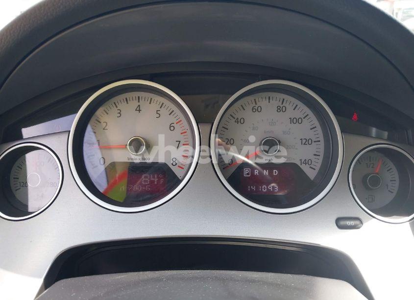 Photo 7 of 2012 Volkswagen Routan SEL (VIN 2C4RVACG1CR354367)