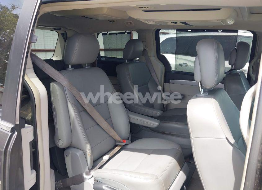Photo 8 of 2012 Volkswagen Routan SEL (VIN 2C4RVACG1CR354367)