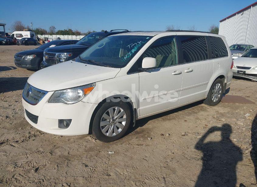 Photo 2 of 2012 Volkswagen Routan SEL (VIN 2C4RVACG5CR294111)