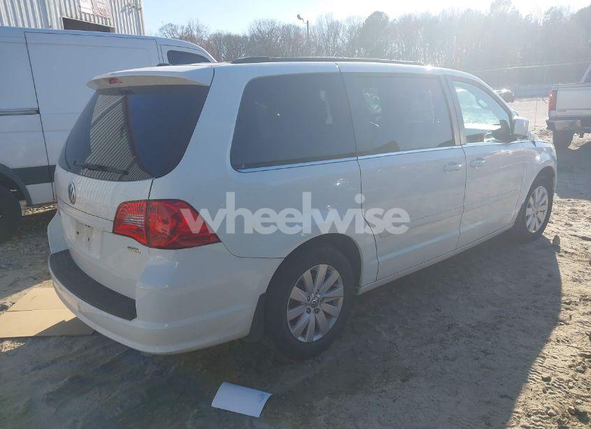 Photo 4 of 2012 Volkswagen Routan SEL (VIN 2C4RVACG5CR294111)