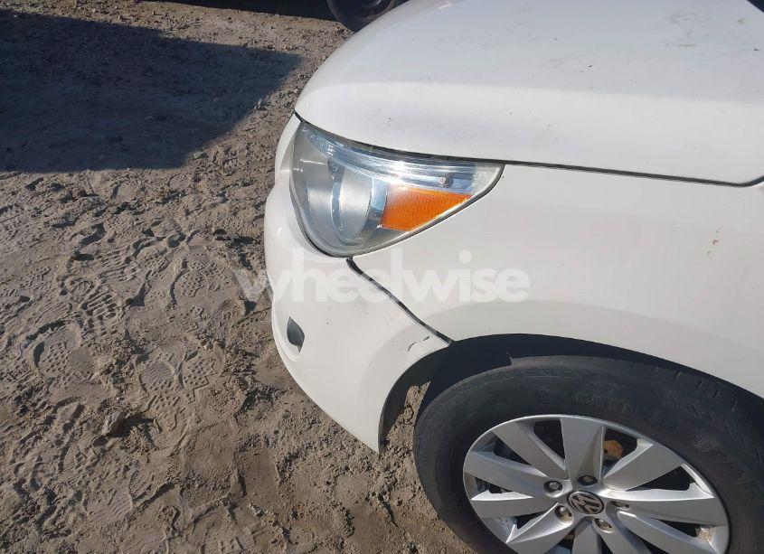 Photo 6 of 2012 Volkswagen Routan SEL (VIN 2C4RVACG5CR294111)