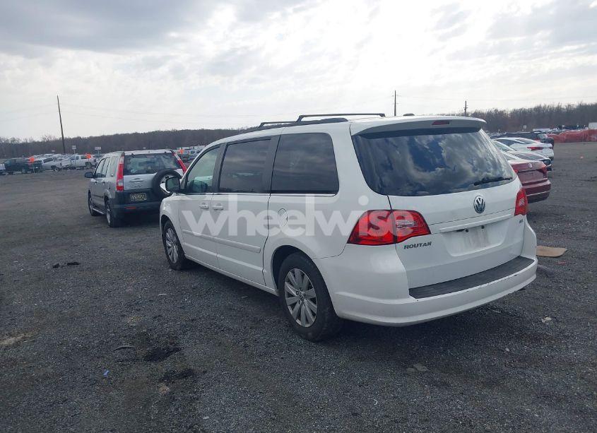 Photo 14 of 2012 Volkswagen Routan SEL (VIN 2C4RVACG6CR391267)