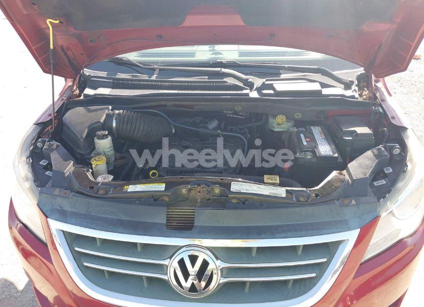 Photo 10 of 2012 Volkswagen Routan SEL (VIN 2C4RVACG6CR391575)