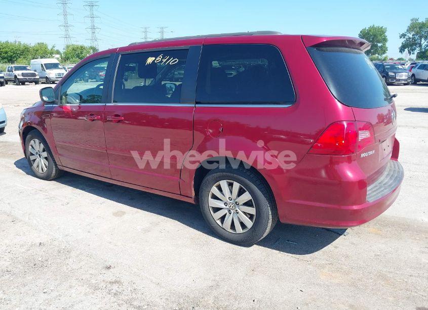 Photo 3 of 2012 Volkswagen Routan SEL (VIN 2C4RVACG6CR391575)