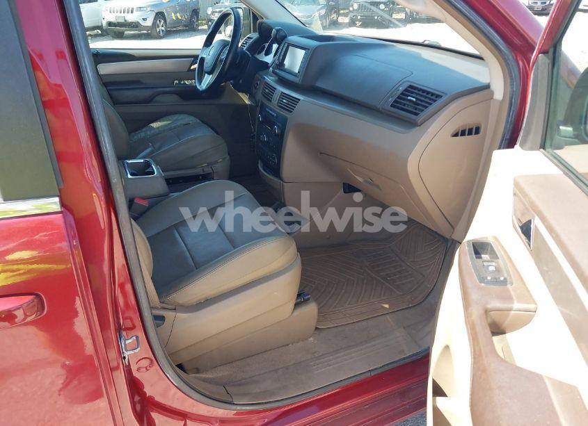 Photo 5 of 2012 Volkswagen Routan SEL (VIN 2C4RVACG6CR391575)