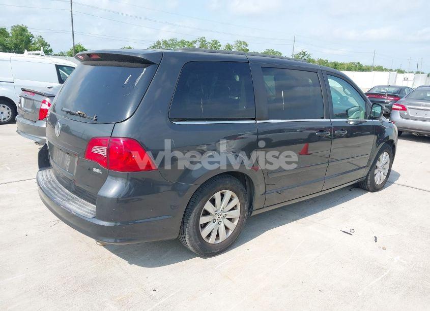 Photo 4 of 2012 Volkswagen Routan SEL (VIN 2C4RVACG7CR321261)