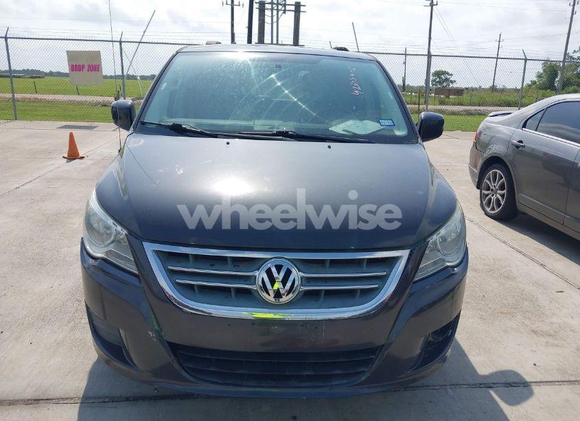 Photo 6 of 2012 Volkswagen Routan SEL (VIN 2C4RVACG7CR321261)