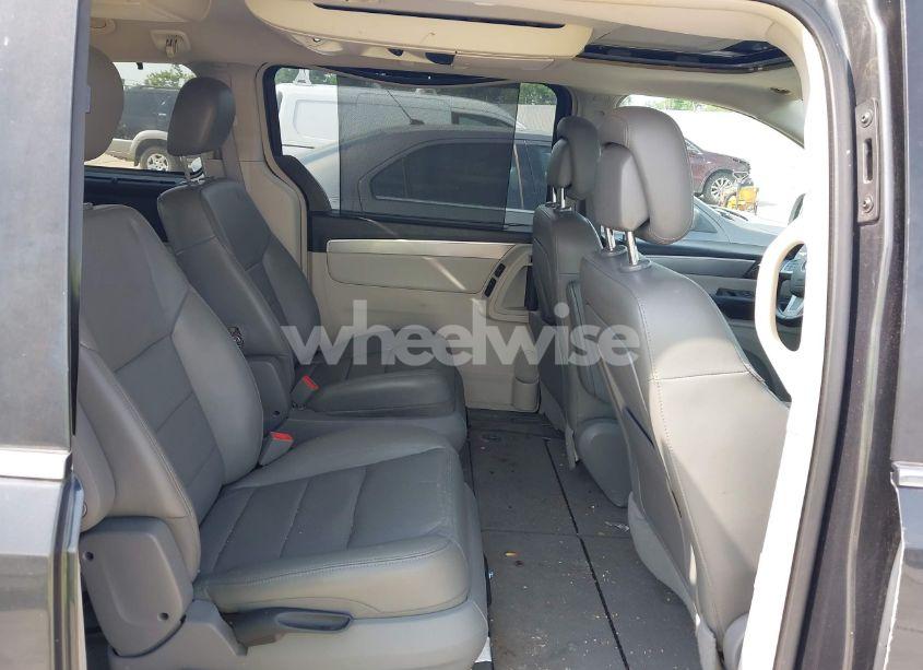 Photo 8 of 2012 Volkswagen Routan SEL (VIN 2C4RVACG7CR321261)