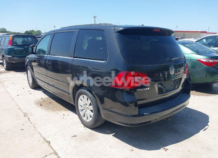 Photo 3 of 2012 Volkswagen Routan SEL (VIN 2C4RVACG8CR277173)