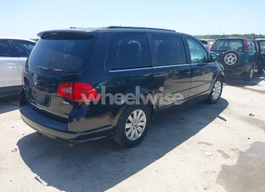 Photo 4 of 2012 Volkswagen Routan SEL (VIN 2C4RVACG8CR277173)