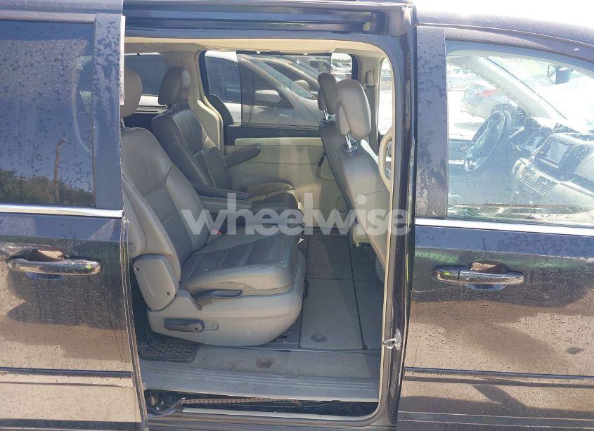 Photo 8 of 2012 Volkswagen Routan SEL (VIN 2C4RVACG8CR277173)