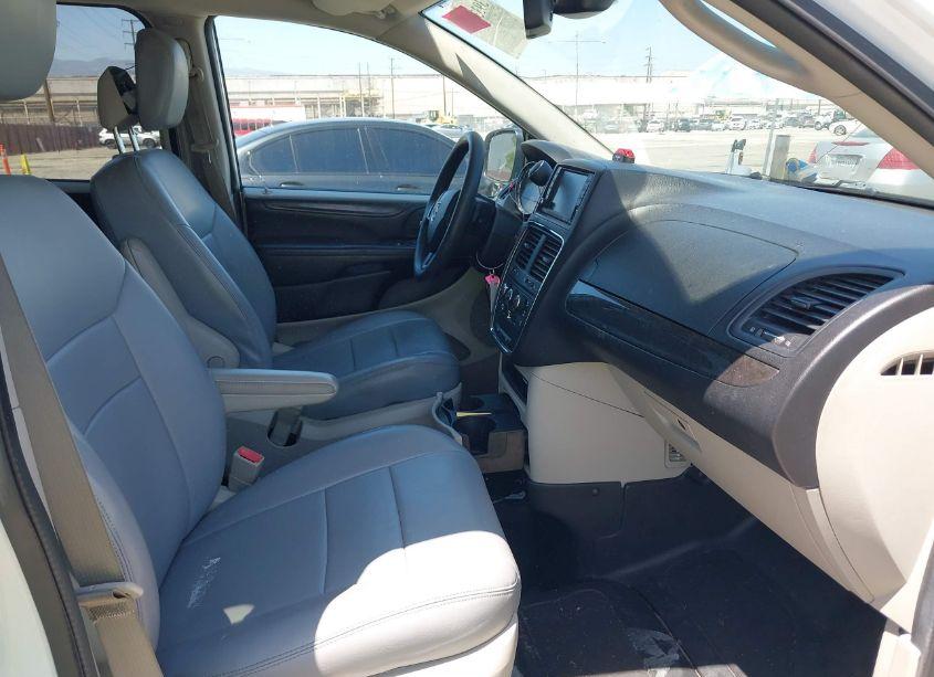 Photo 5 of 2018 Dodge Grand CARAVAN SE (VIN 2C7WDGBG1JR362866)