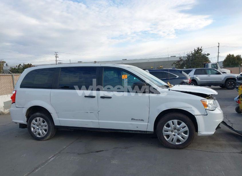 Photo 12 of 2019 Dodge Grand CARAVAN SE (VIN 2C7WDGBG3KR801342)