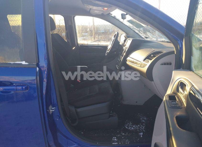 Photo 5 of 2018 Dodge Grand CARAVAN SE (VIN 2C7WDGBG4JR224559)