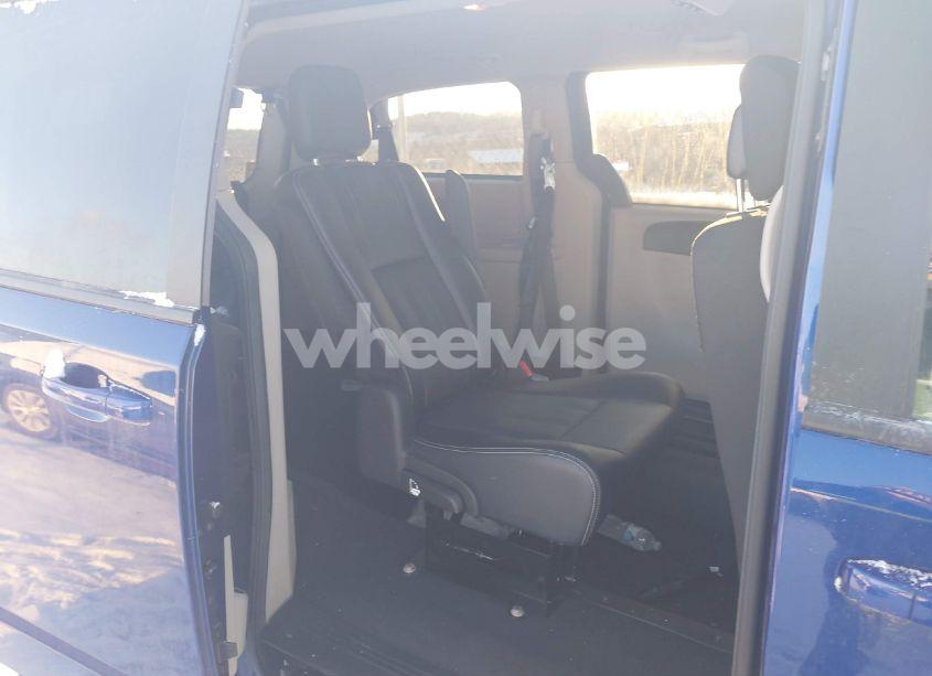 Photo 8 of 2018 Dodge Grand CARAVAN SE (VIN 2C7WDGBG4JR224559)