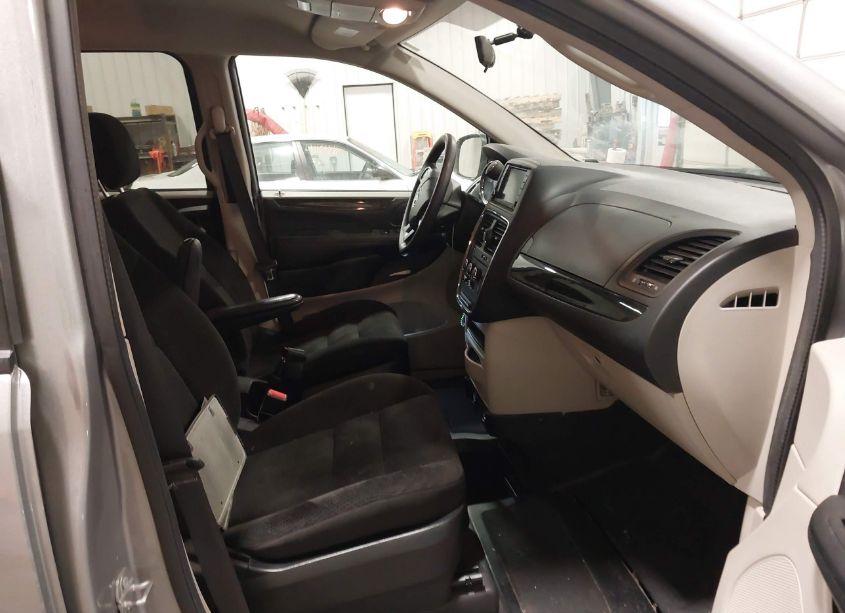 Photo 5 of 2018 Dodge Grand CARAVAN SE (VIN 2C7WDGBG5JR190535)