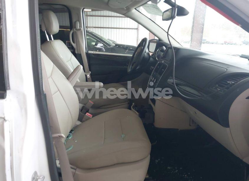 Photo 5 of 2019 Dodge Grand CARAVAN SE (VIN 2C7WDGBG8KR801899)