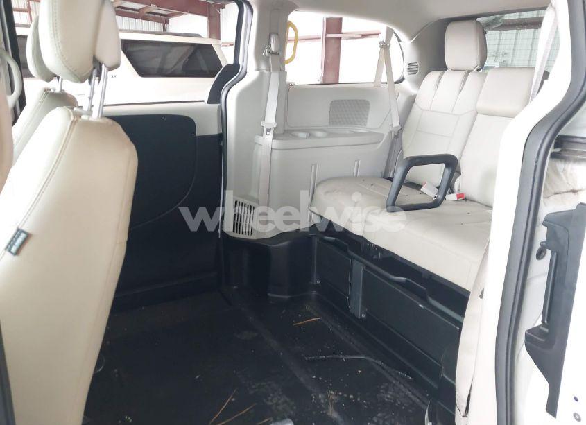 Photo 8 of 2019 Dodge Grand CARAVAN SE (VIN 2C7WDGBG8KR801899)