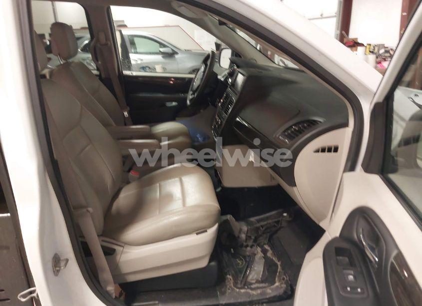 Photo 5 of 2019 Dodge Grand CARAVAN SE (VIN 2C7WDGBG8KR808187)