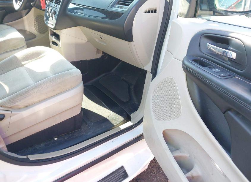 Photo 5 of 2017 Dodge Grand CARAVAN SE (VIN 2C7WDGBG9HR756223)