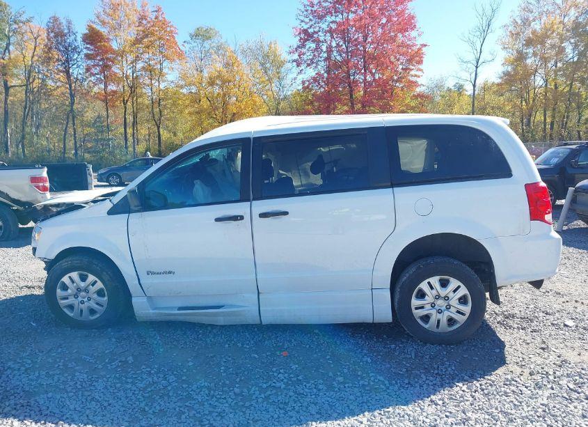 Photo 13 of 2019 Dodge Grand CARAVAN SE (VIN 2C7WDGBG9KR801958)
