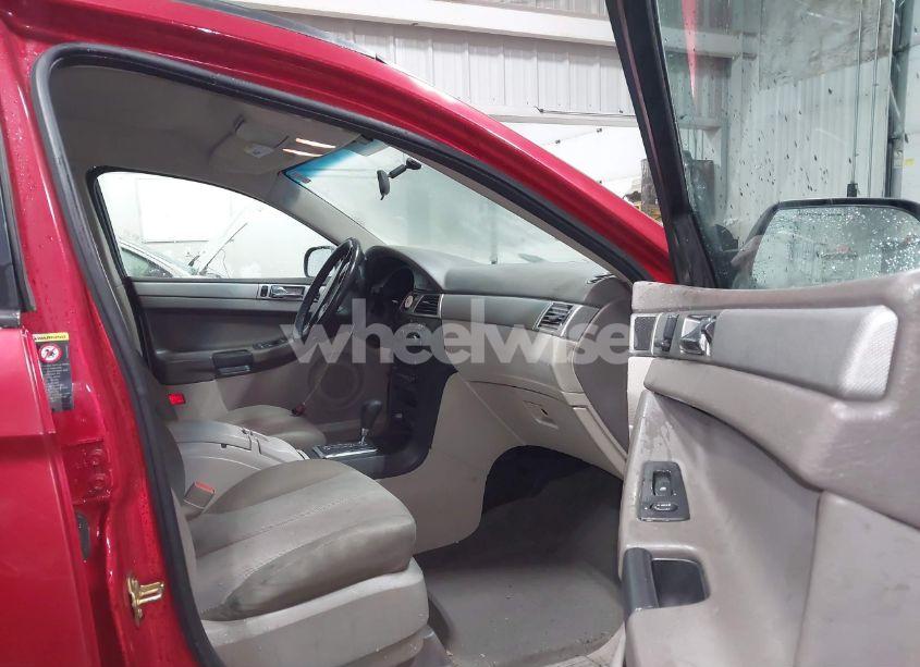 Photo 5 of 2005 Chrysler Pacifica N/A (VIN 2C8GF484X5R524828)