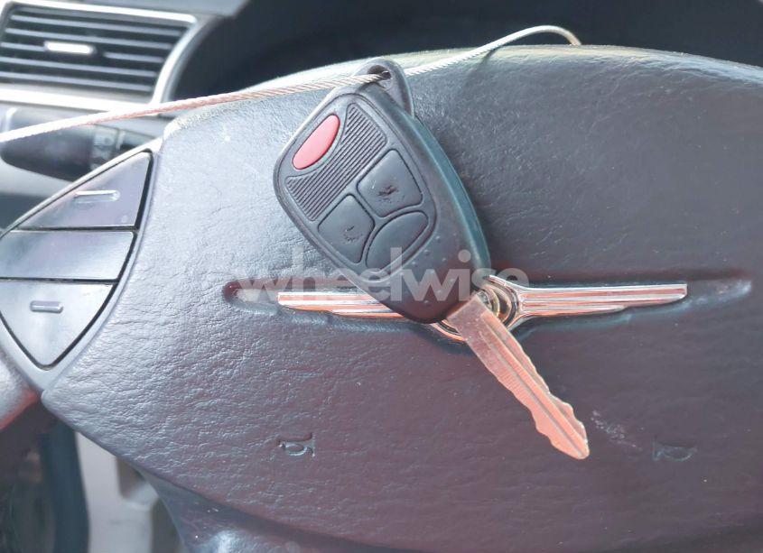 Photo 11 of 2005 Chrysler Pacifica LIMITED (VIN 2C8GF78425R531306)