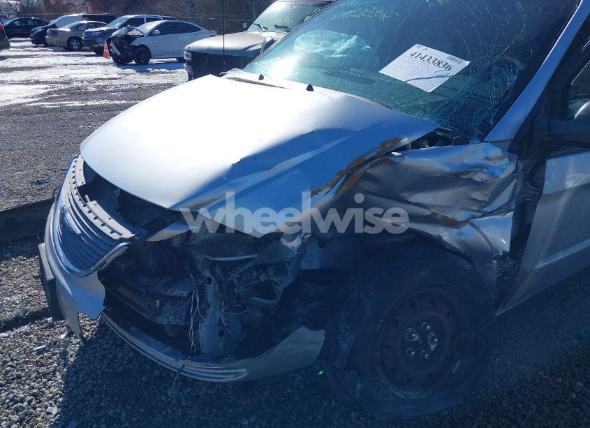 Photo 6 of 2001 Chrysler Town & COUNTRY LX (VIN 2C8GP44301R304800)