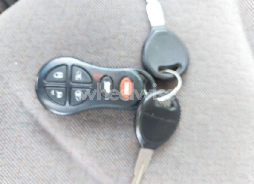 Photo 10 of 2001 Chrysler Town & COUNTRY LX (VIN 2C8GP44381R419130)