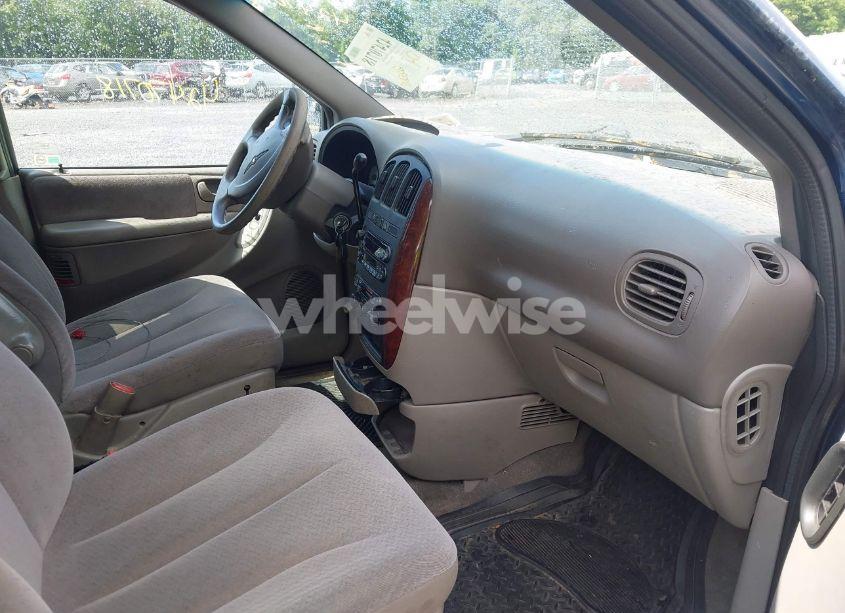 Photo 5 of 2001 Chrysler Town & COUNTRY LX (VIN 2C8GP44381R419130)