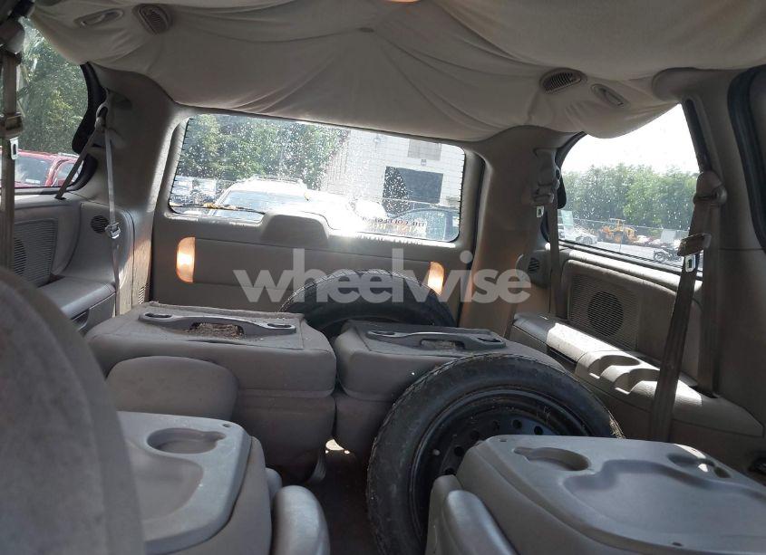 Photo 8 of 2001 Chrysler Town & COUNTRY LX (VIN 2C8GP44381R419130)