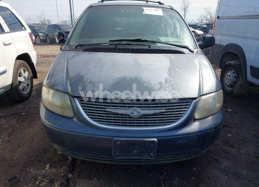Photo 16 of 2001 Chrysler Town & COUNTRY LX (VIN 2C8GP44391R336922)