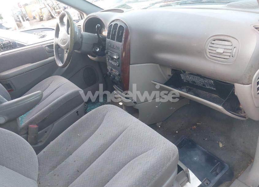 Photo 5 of 2001 Chrysler Town & COUNTRY LX (VIN 2C8GP44G11R116094)