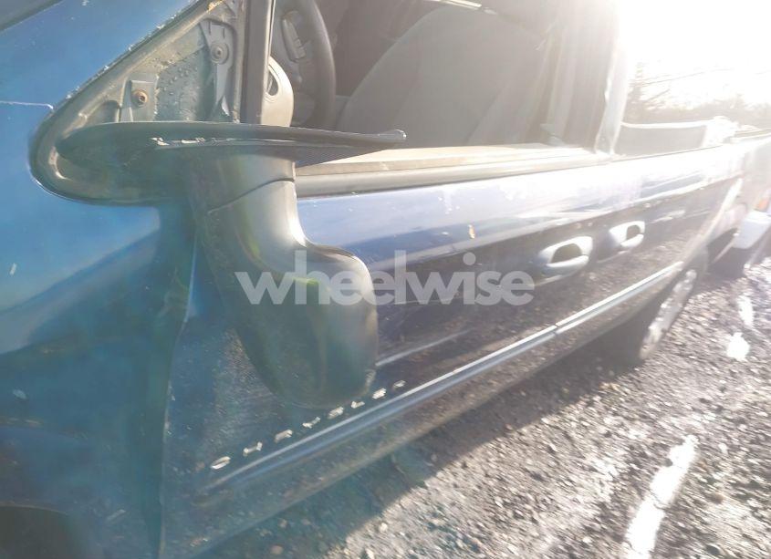 Photo 6 of 2001 Chrysler Town & COUNTRY LX (VIN 2C8GP44G11R116094)