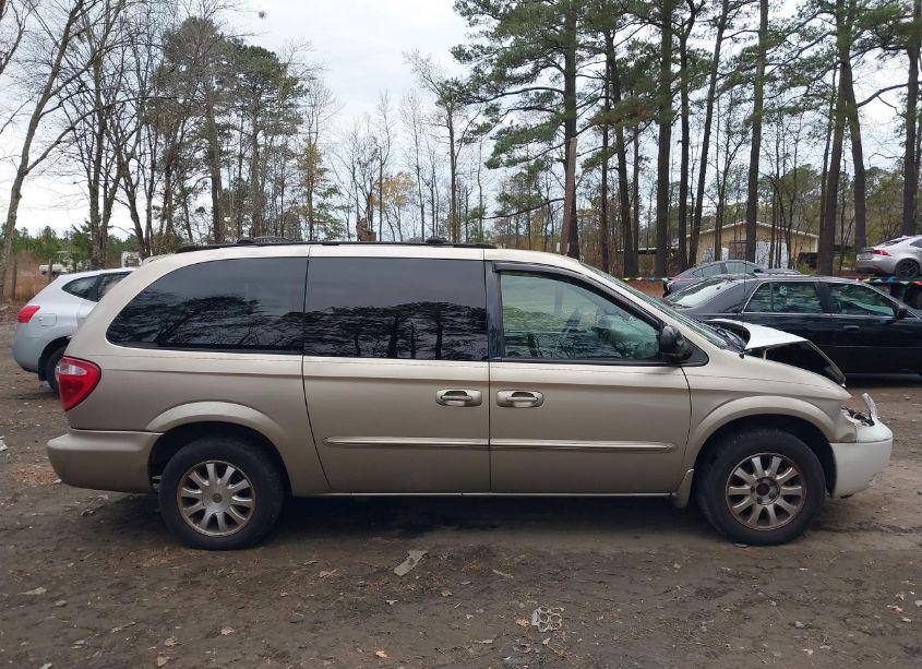Photo 13 of 2003 Chrysler Town & COUNTRY LX (VIN 2C8GP44L33R362788)