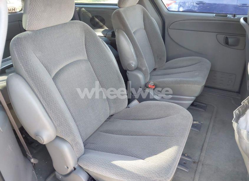 Photo 8 of 2004 Chrysler Town & COUNTRY LX (VIN 2C8GP44R14R510023)