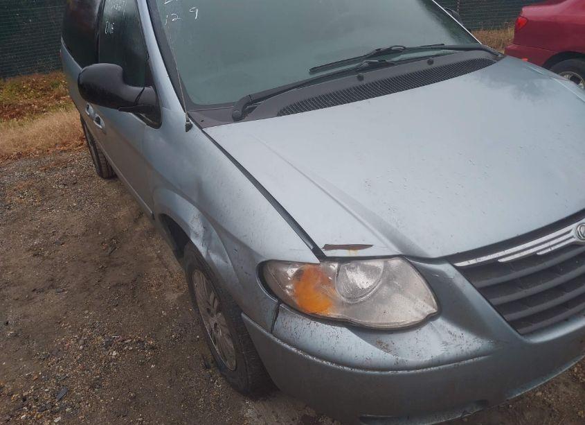 Photo 13 of 2005 Chrysler Town & COUNTRY LX (VIN 2C8GP44R85R179104)