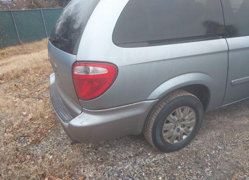 Photo 14 of 2005 Chrysler Town & COUNTRY LX (VIN 2C8GP44R85R179104)