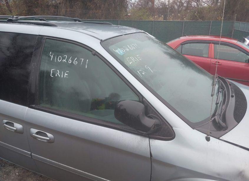 Photo 16 of 2005 Chrysler Town & COUNTRY LX (VIN 2C8GP44R85R179104)