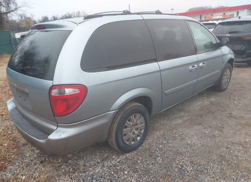 Photo 4 of 2005 Chrysler Town & COUNTRY LX (VIN 2C8GP44R85R179104)