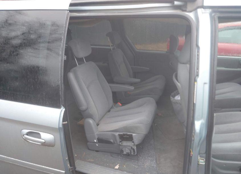 Photo 8 of 2005 Chrysler Town & COUNTRY LX (VIN 2C8GP44R85R179104)