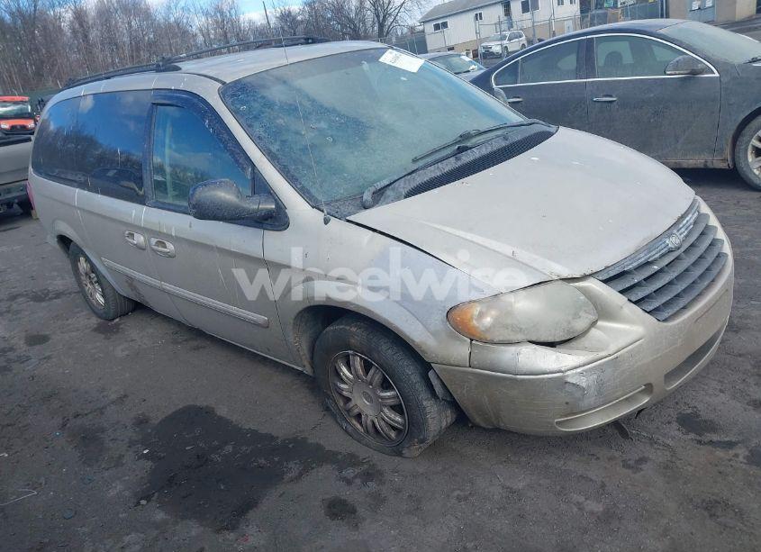 2005 Chrysler Town & COUNTRY TOURING (VIN 2C8GP54L05R465966) main photo