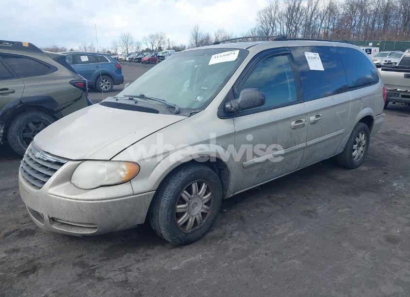 Photo 2 of 2005 Chrysler Town & COUNTRY TOURING (VIN 2C8GP54L05R465966)